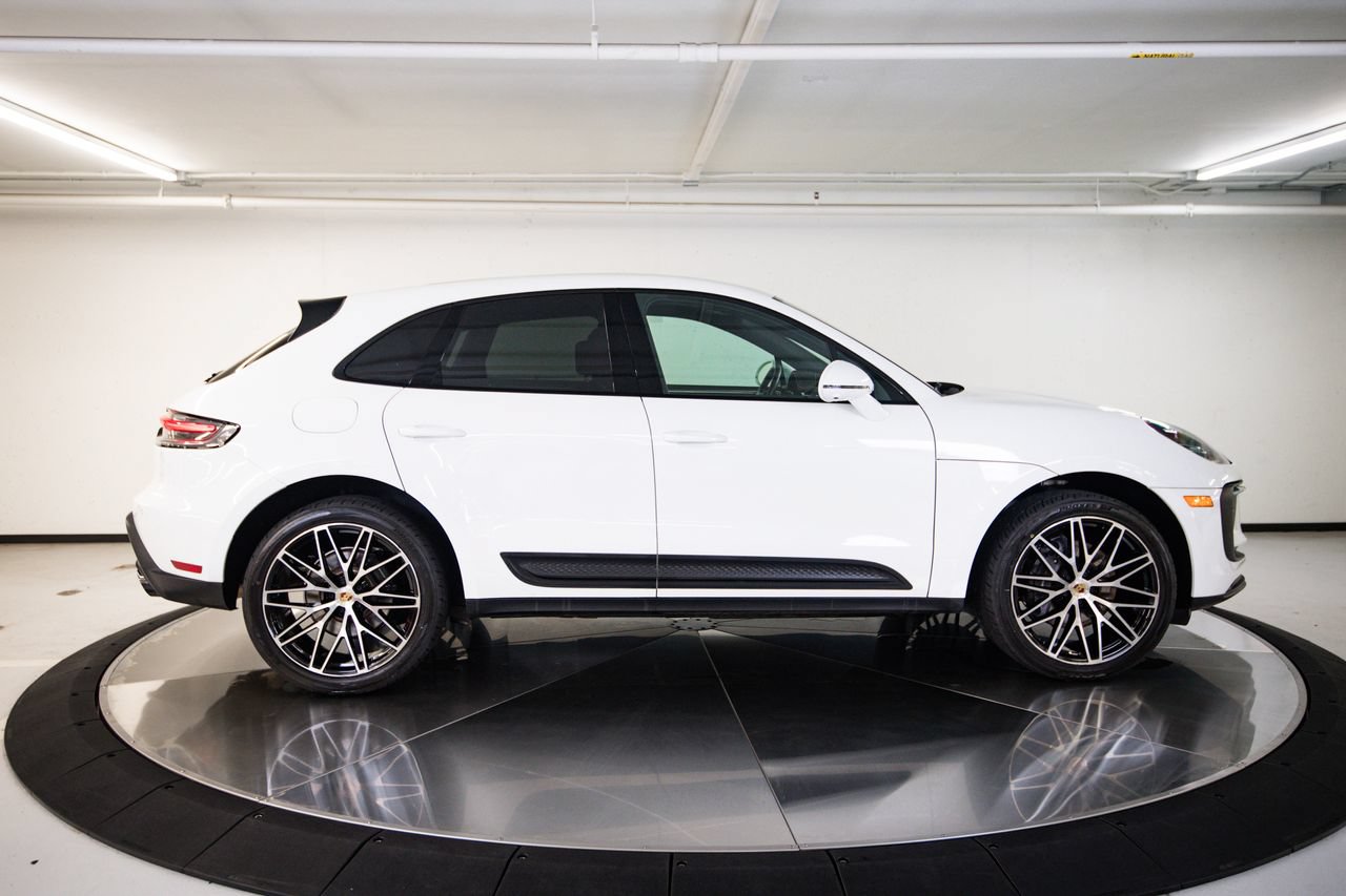 Certified 2023 Porsche Macan AWD/4WD image 8