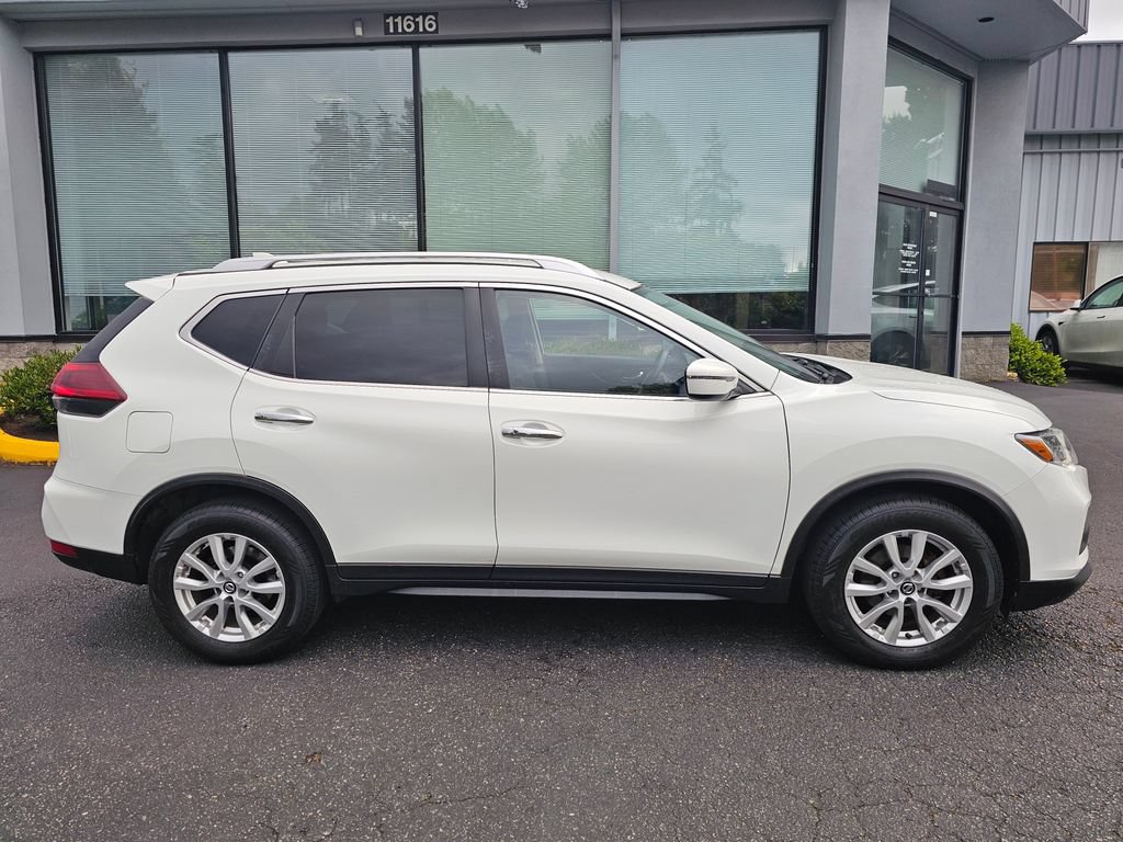 Used 2018 Nissan Rogue SV FWD image 8