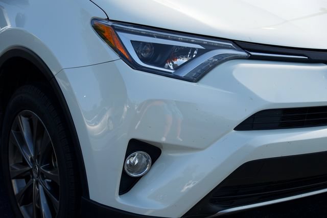 Used 2018 Toyota RAV4 Limited FWD image 10
