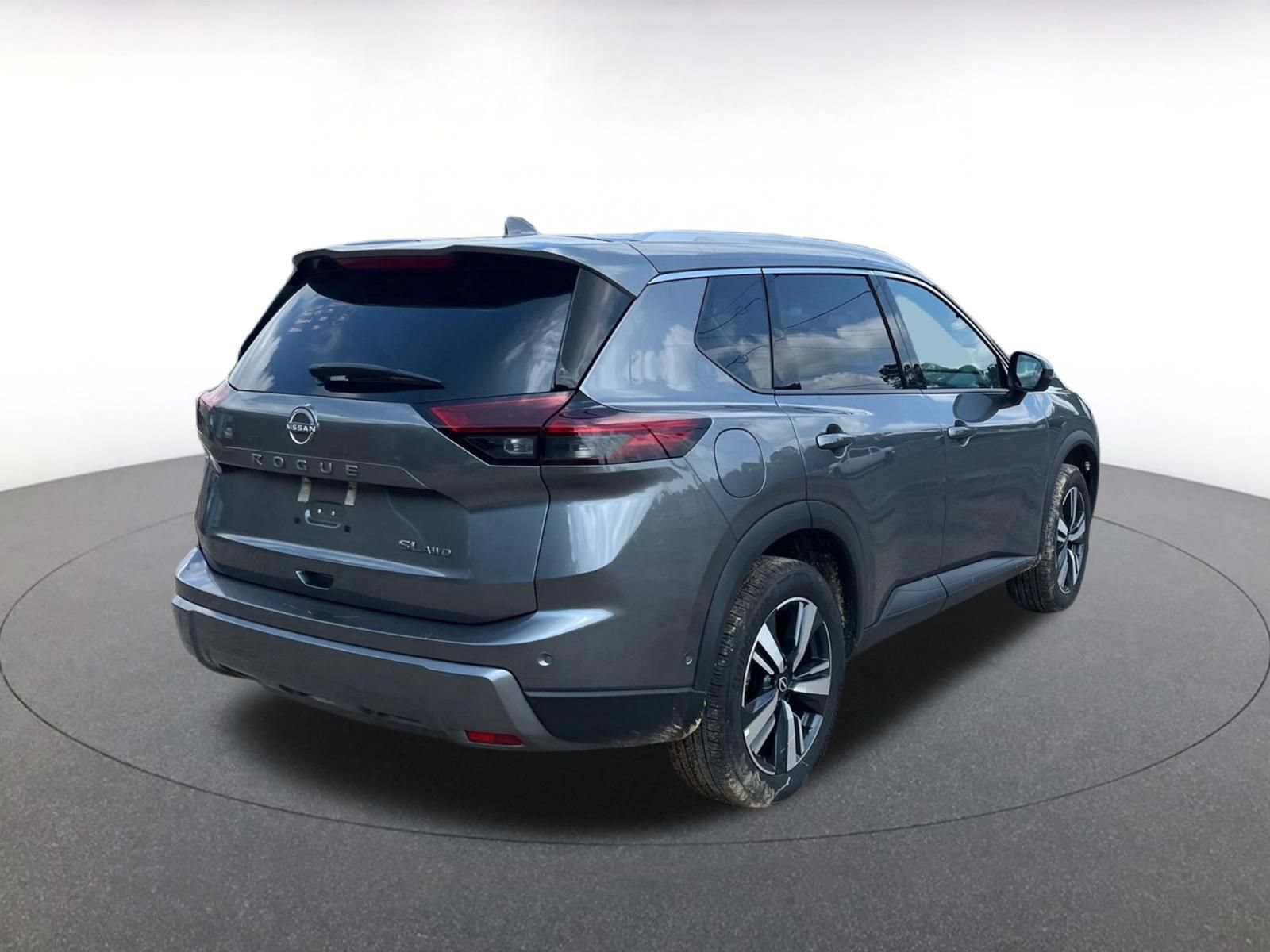Used 2026 Nissan Rogue SL AWD/4WD image 28