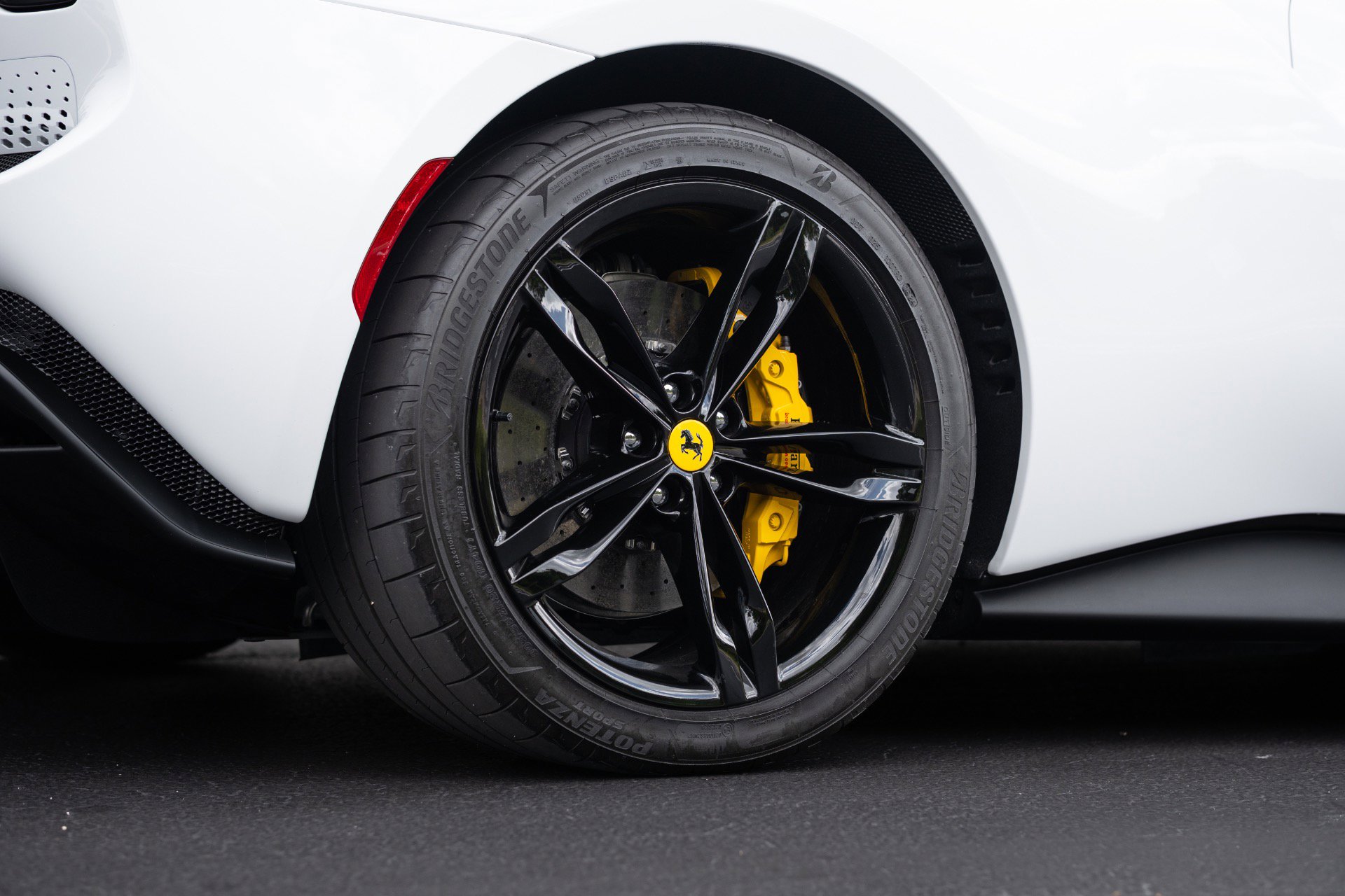 Used 2024 Ferrari 296 GTS RWD image 17