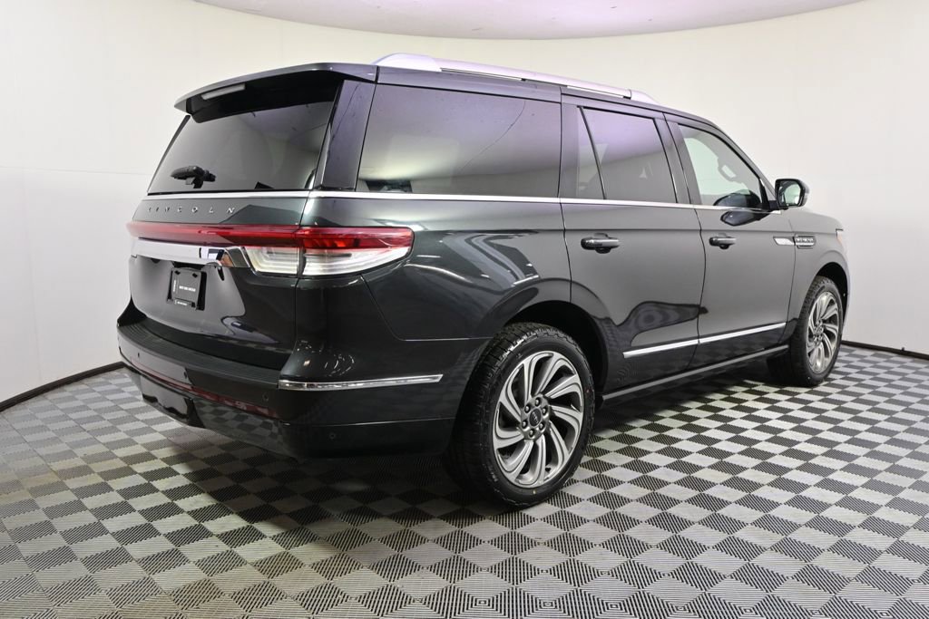 Certified 2023 Lincoln Navigator Reserve image 7
