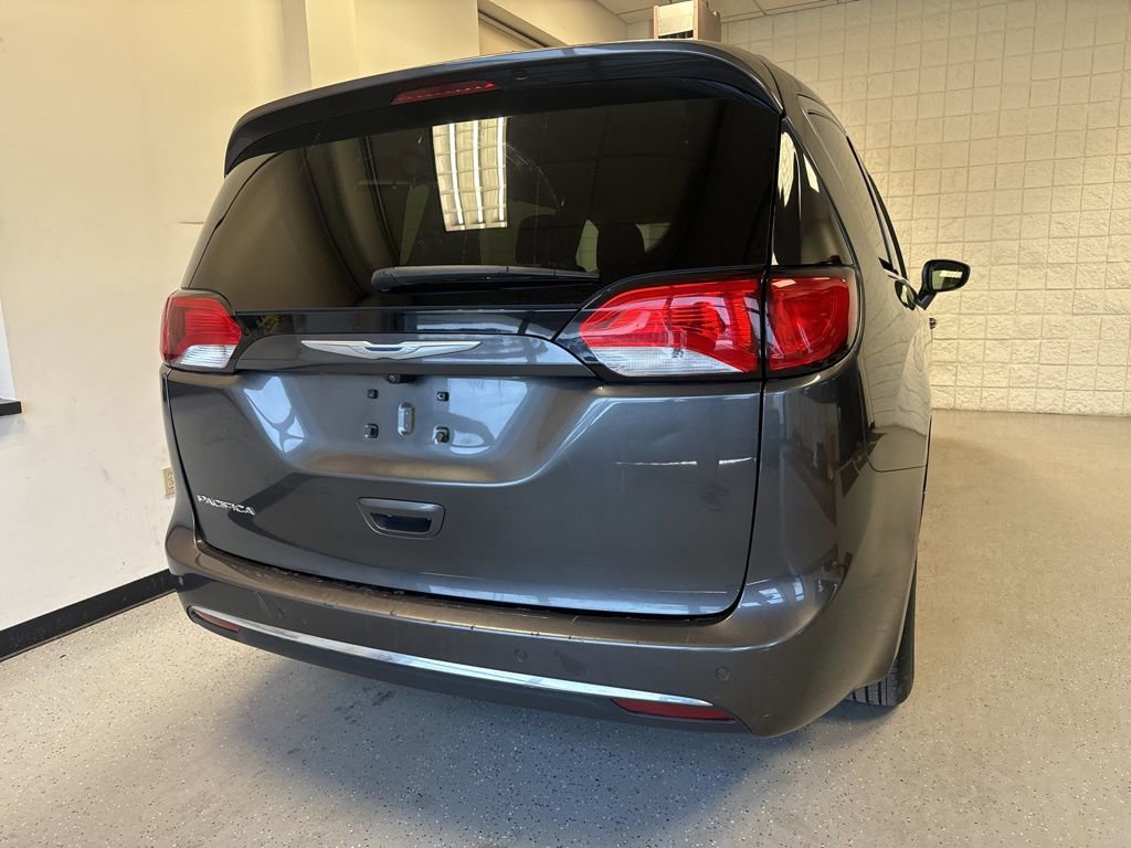 Used 2017 Chrysler Pacifica Touring-L Plus FWD image 48