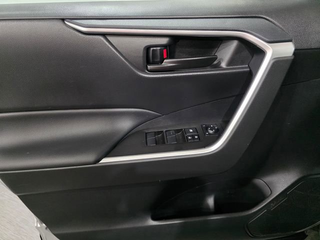 Used 2025 Toyota RAV4 LE AWD/4WD image 10