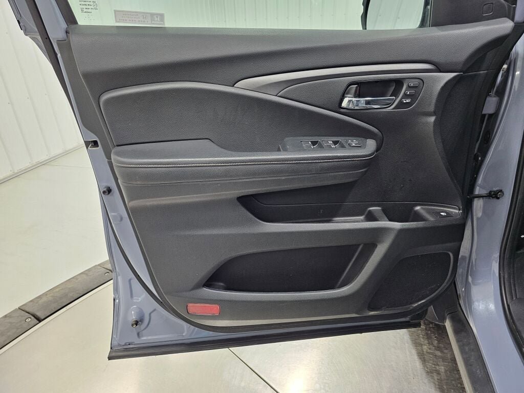 Certified 2023 Honda Ridgeline RTL image 30