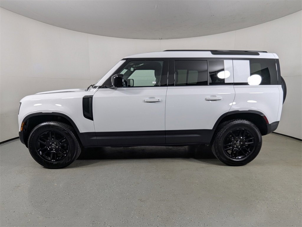 Used 2025 Land Rover Defender 110 S image 4