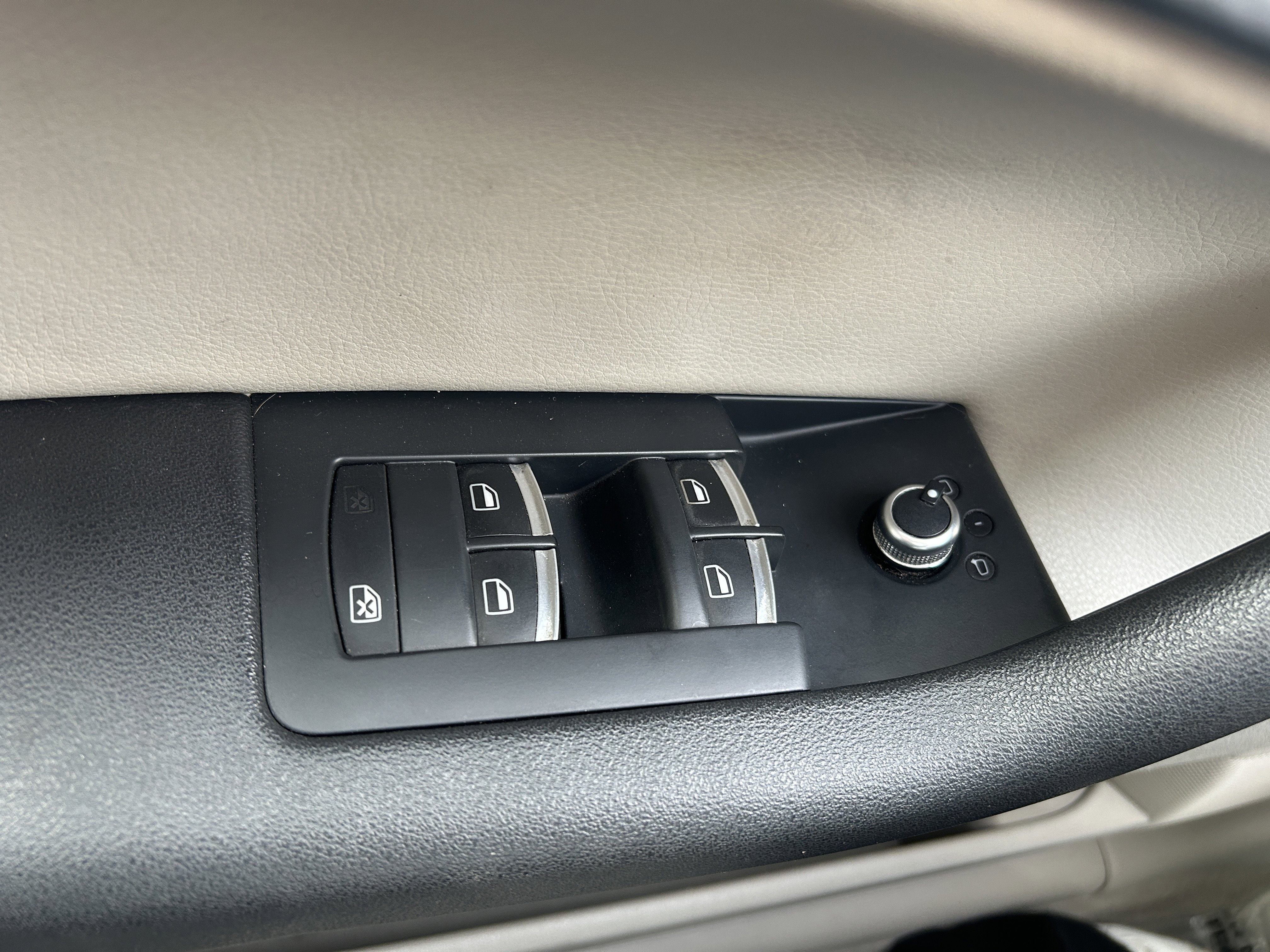 Used 2013 Audi A3 2.0T Premium Plus w/ Premium Plus Pkg image 19