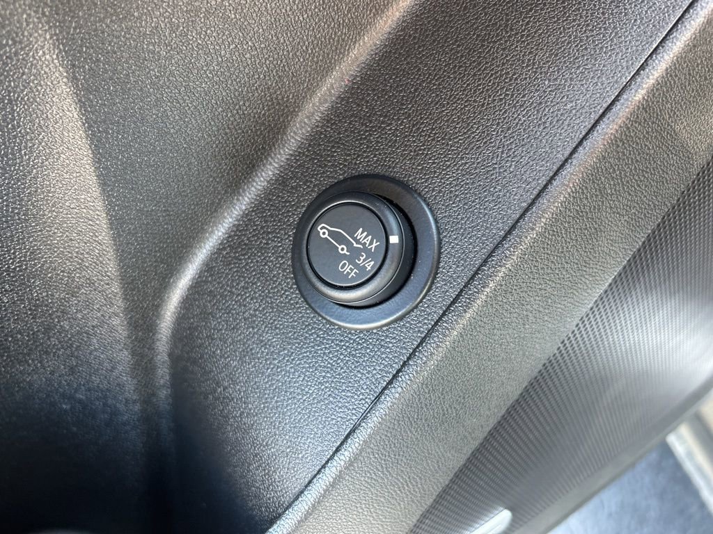 Used 2023 Chevrolet Equinox RS w/ RS Leather Package FWD image 21