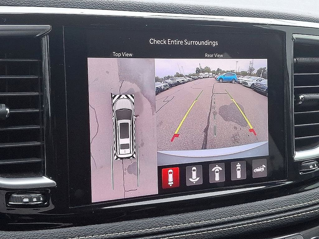 Used 2021 Chrysler Pacifica Limited w/ Premium & Safety Sphere Group image 17