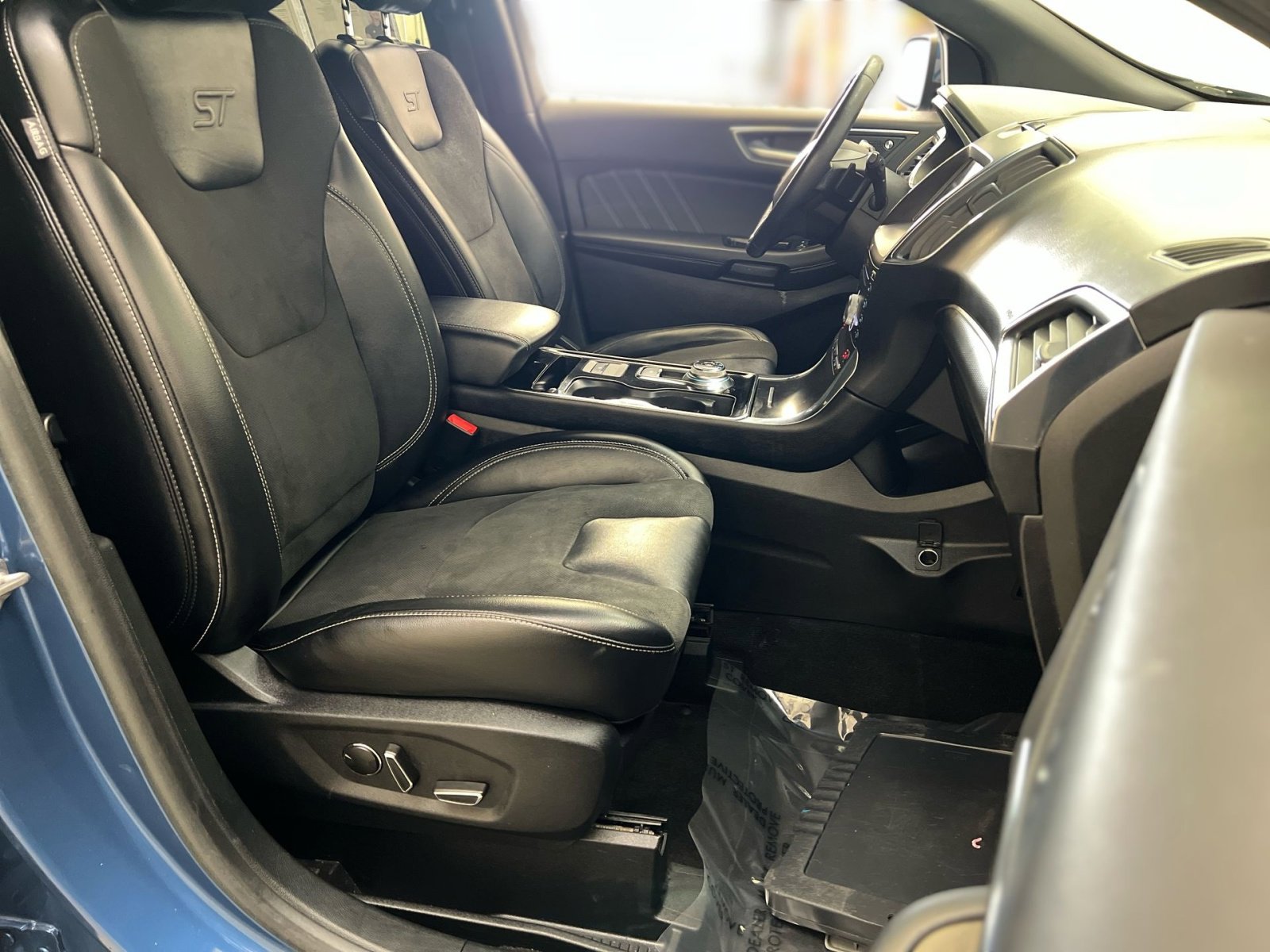 Used 2019 Ford Edge ST w/ Convenience Package image 25