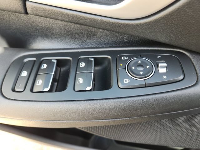 Used 2025 Hyundai Sonata SEL FWD image 25