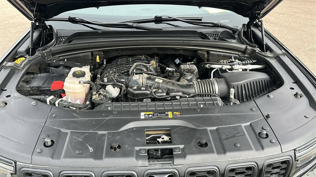 Used 2024 Jeep Grand Cherokee Limited w/ Luxury Tech Group II AWD/4WD image 33