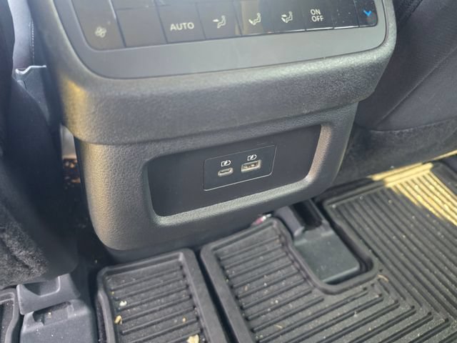 Used 2024 Nissan Pathfinder SV w/ SV Premium Package FWD image 34