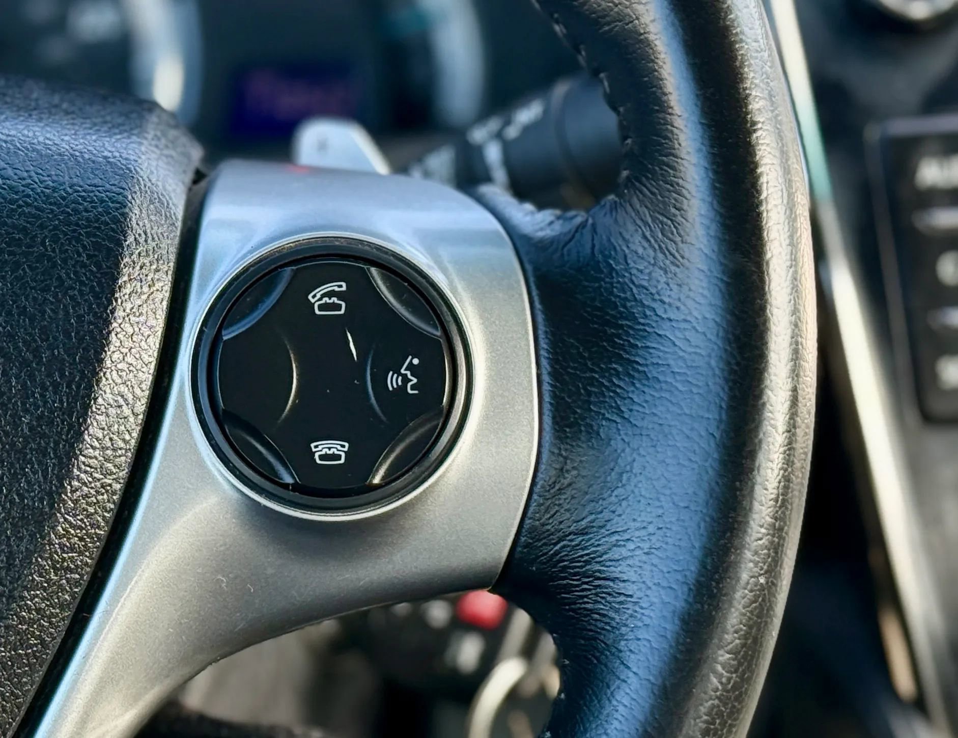 Used 2014 Toyota Camry SE image 17