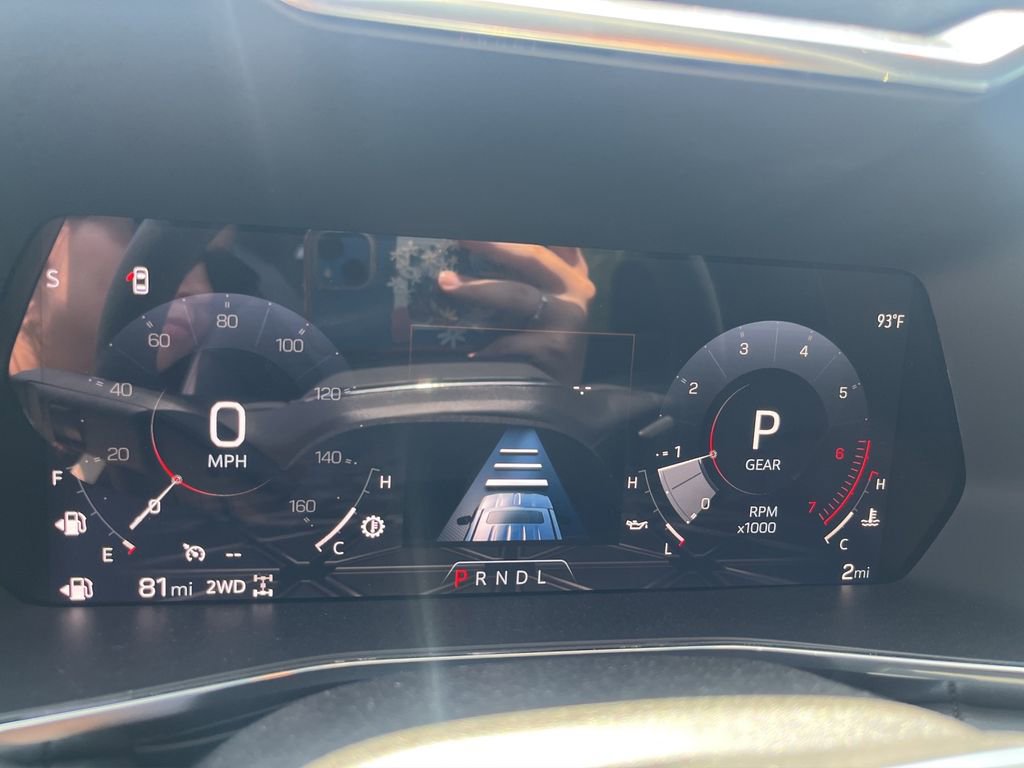 Used 2025 GMC Canyon Elevation w/ Convenience Package image 10