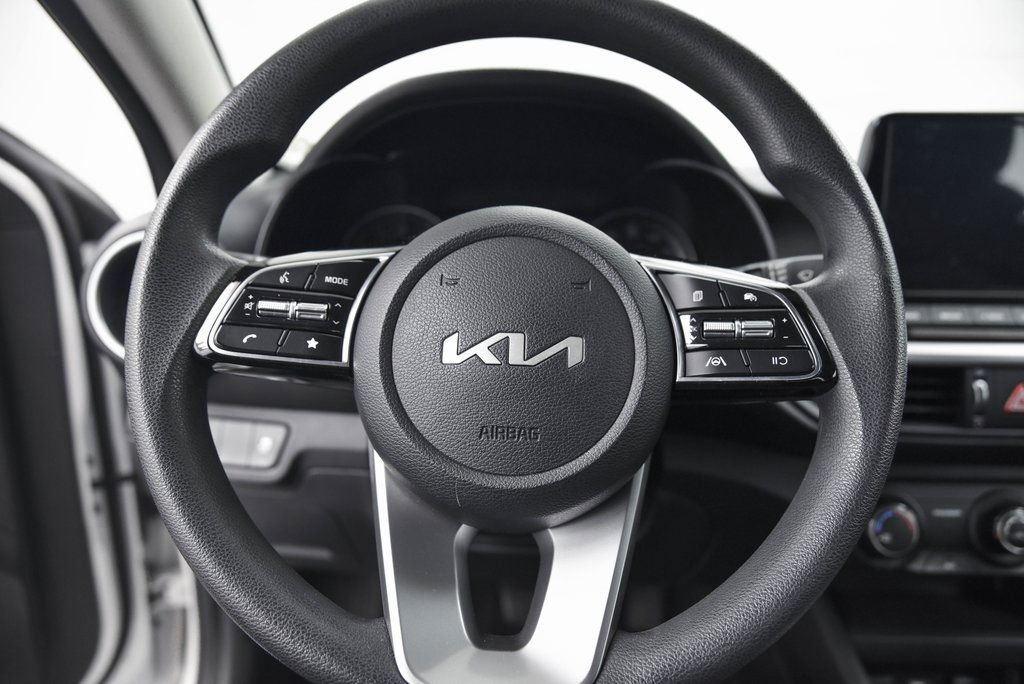 Used 2023 Kia Forte LXS w/ LXS Technology Package image 18