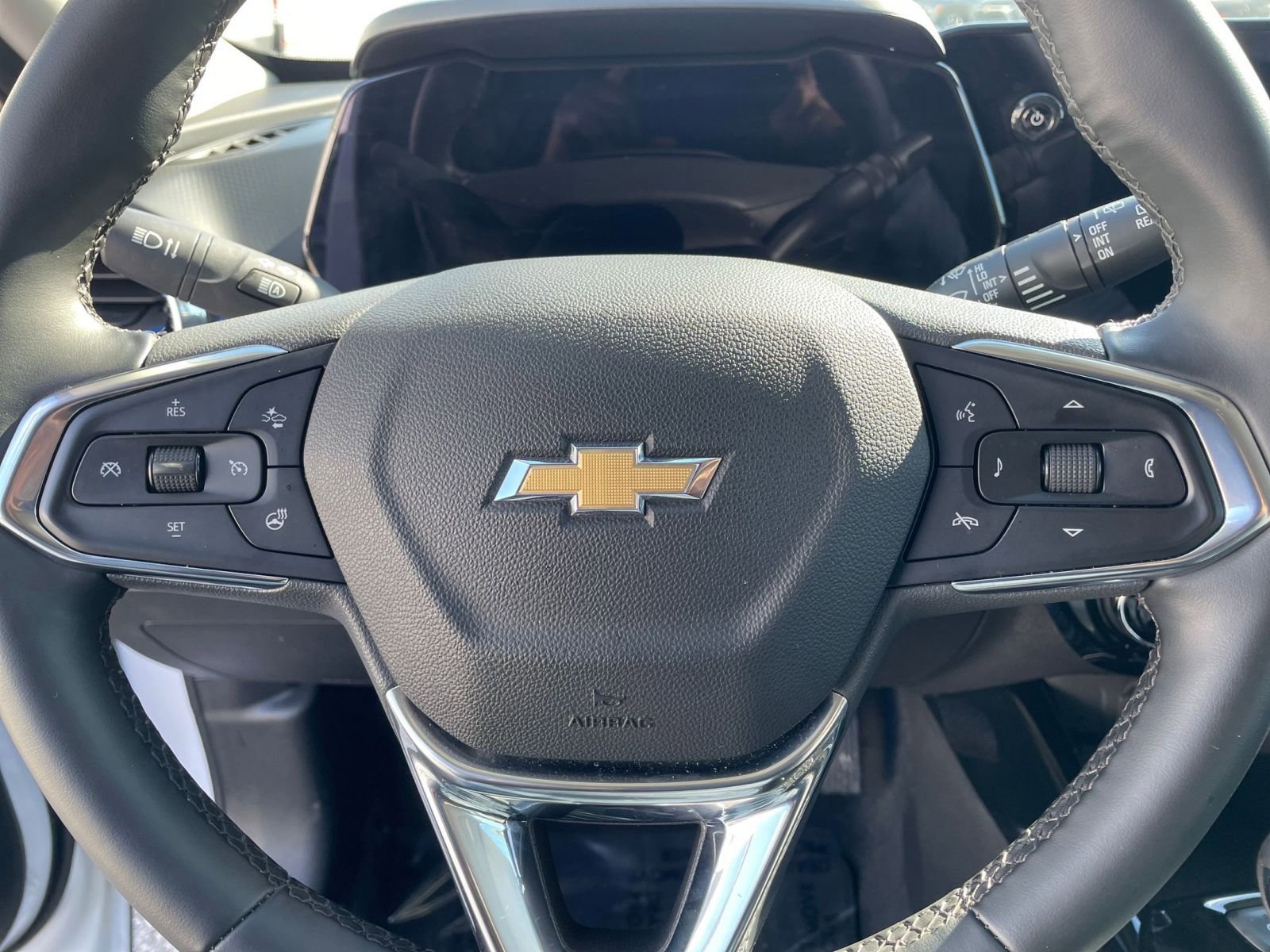 Used 2025 Chevrolet Trax LT w/ LT Convenience Package image 25