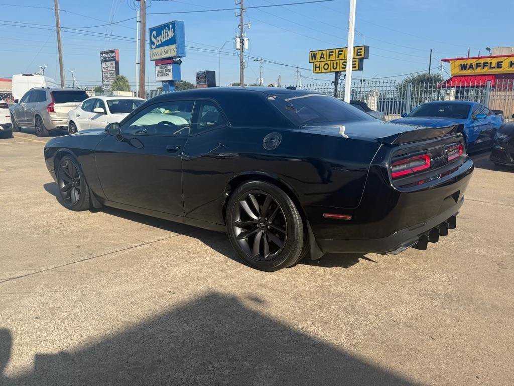 Used 2019 Dodge Challenger R/T RWD image 4