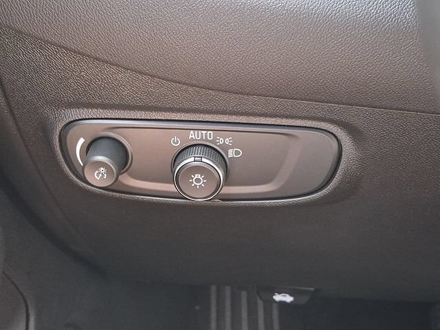 Certified 2024 Chevrolet Equinox RS FWD image 24