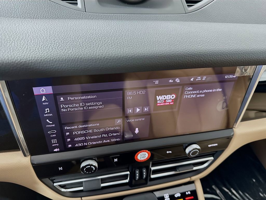 Certified 2026 Porsche Macan image 15