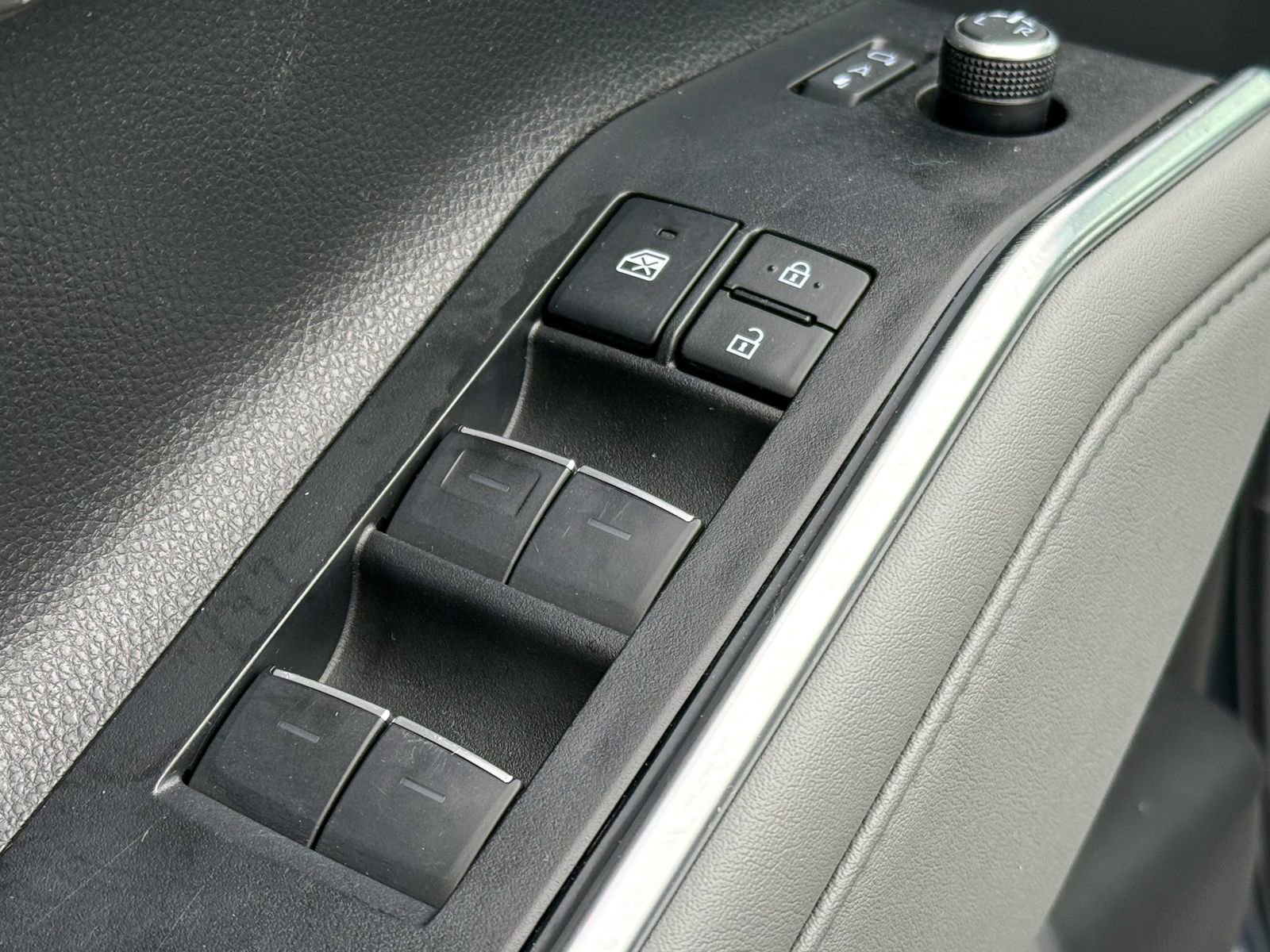 Used 2023 Toyota Highlander Limited image 18