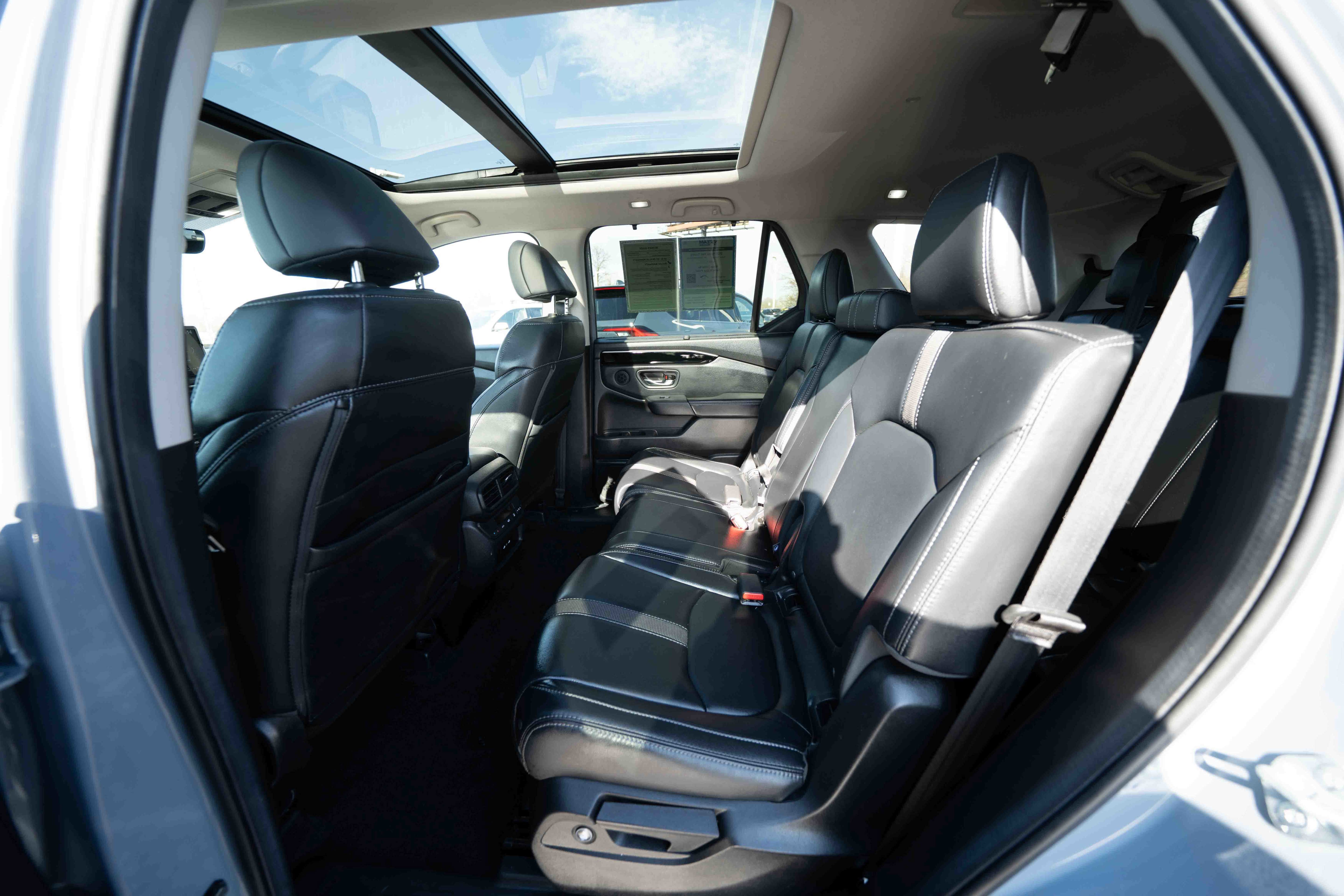 Used 2025 Honda Pilot Touring image 23