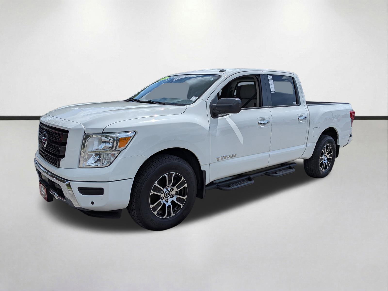 Used 2021 Nissan Titan SV w/ SV Convenience Package image 8