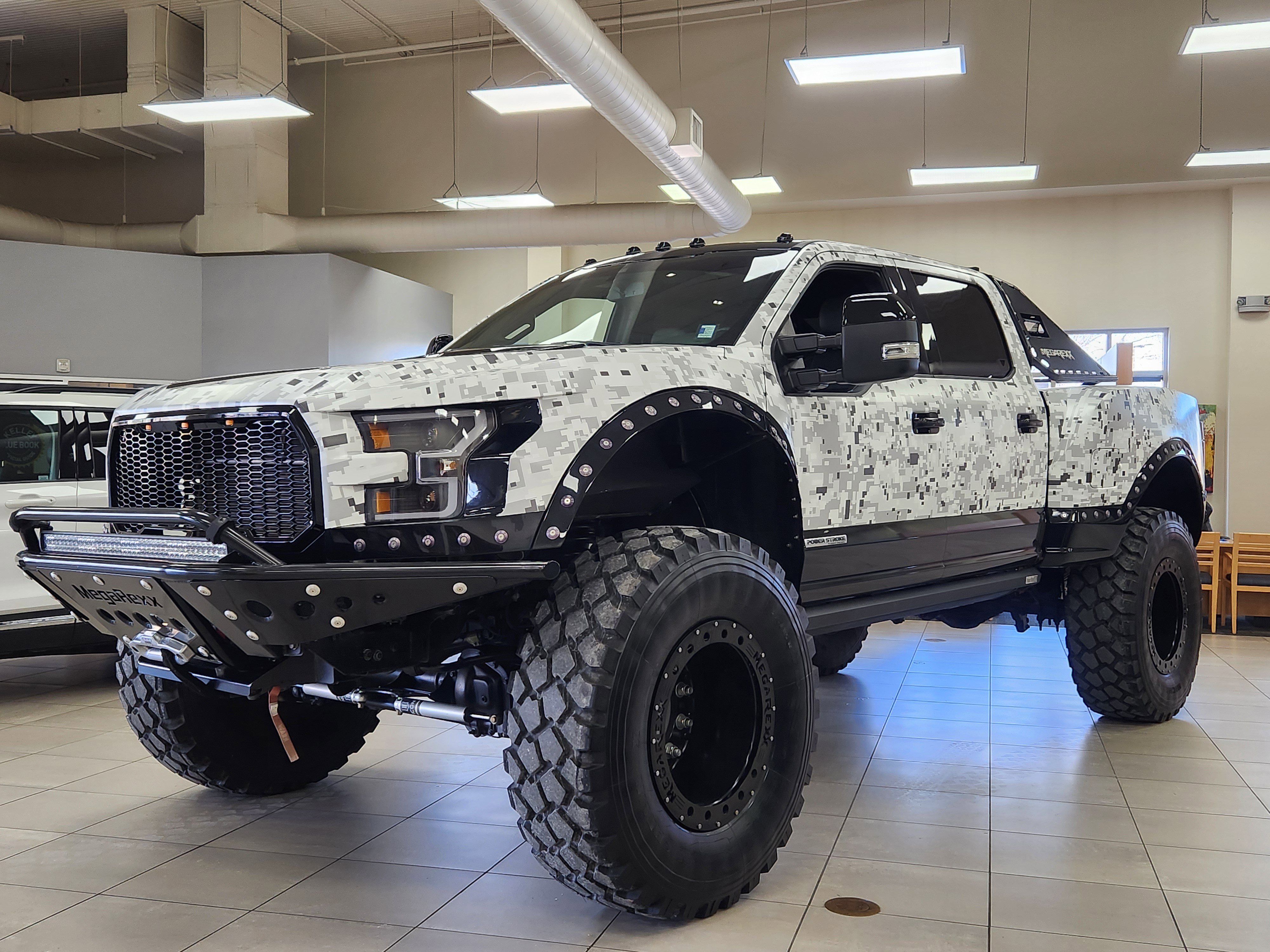 Used 2022 Ford F250 Lariat w/ Lariat Ultimate Package video 3