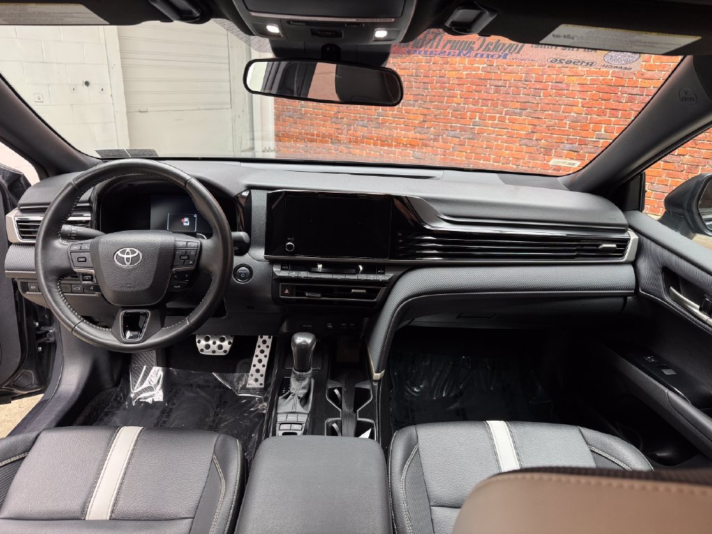 Used 2025 Toyota Camry SE FWD image 12
