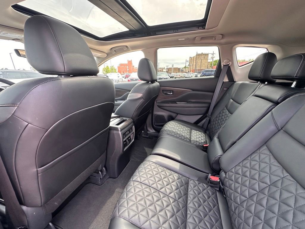 Certified 2024 Nissan Murano Platinum FWD image 17