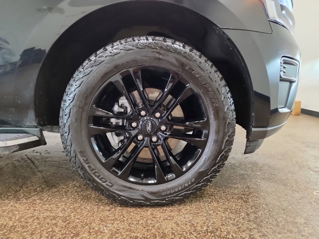 Used 2022 Ford Expedition XLT AWD/4WD image 24