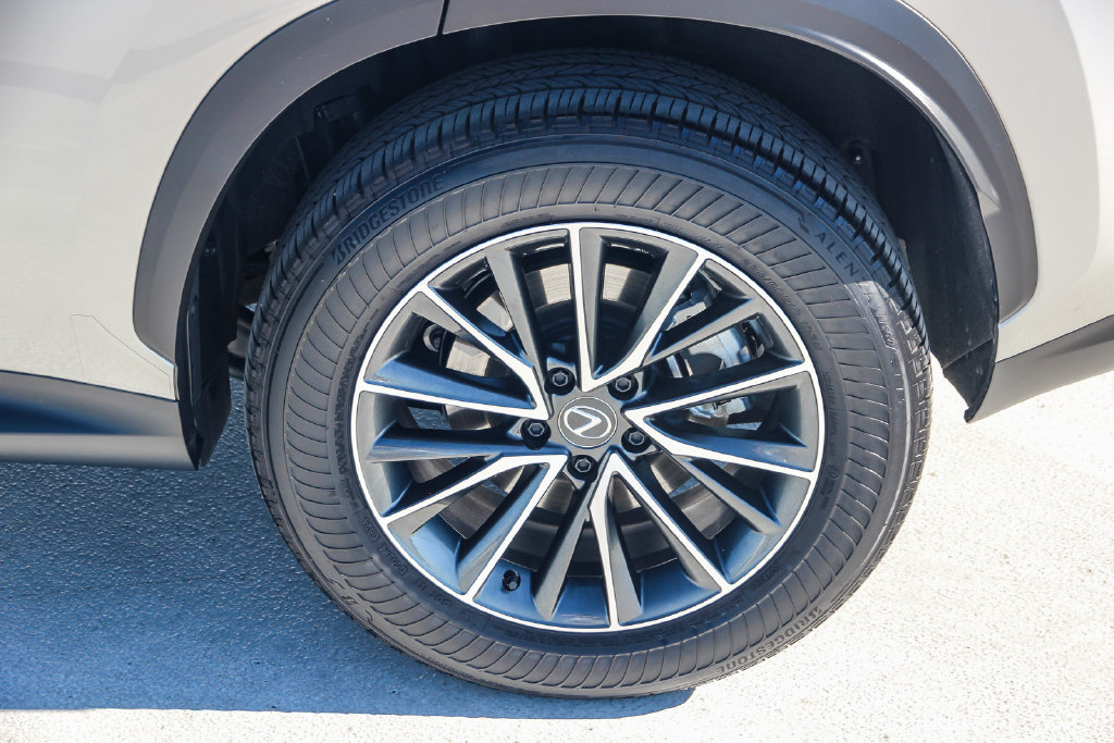 Certified 2025 Lexus NX 350h AWD w/ Cold Area Package image 12