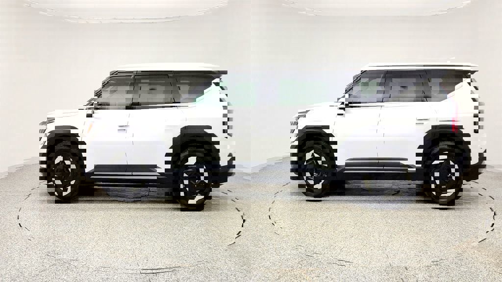 Used 2024 Kia EV9 Light image 8