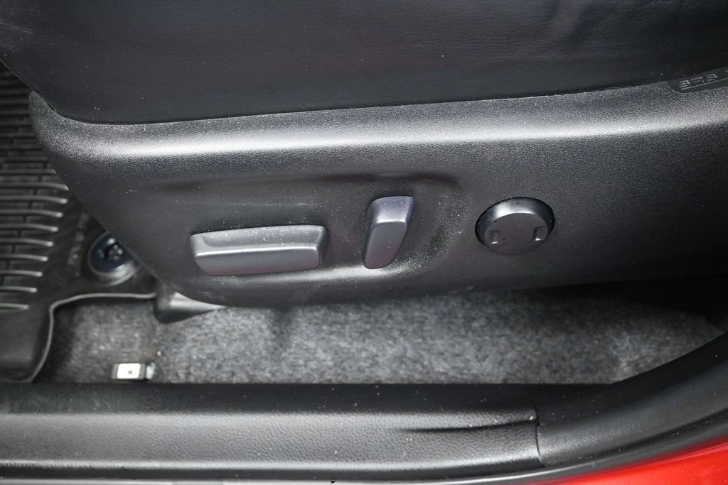 Used 2017 Toyota RAV4 Limited w/ Advanced Technology Package AWD/4WD image 12