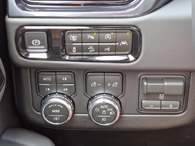 New 2026 GMC Yukon AT4 Ultimate AWD/4WD image 31