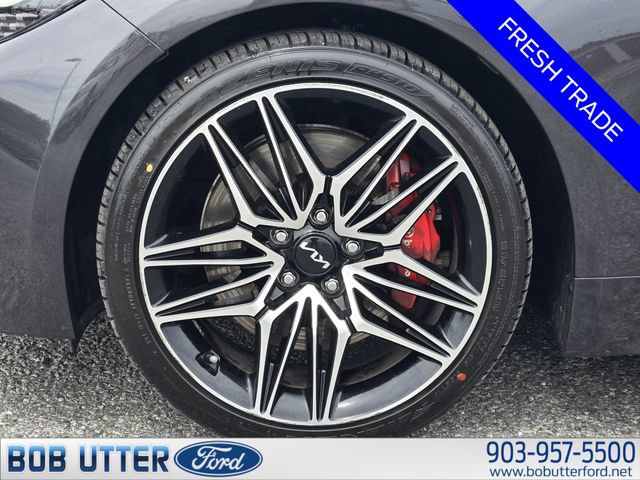 Used 2022 Kia Stinger GT1 w/ Red Interior Color Package RWD image 10