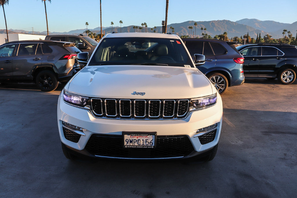 Used 2024 Jeep Grand Cherokee Limited RWD image 3