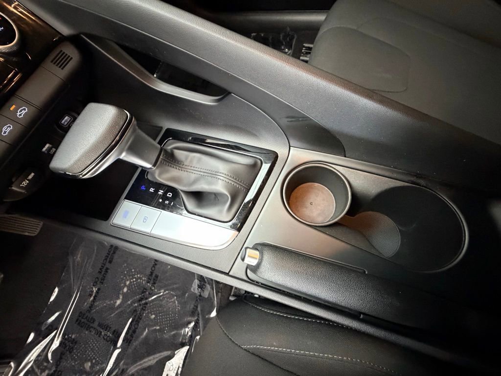 Used 2023 Hyundai Elantra SEL w/ Preferred Accessory Package image 18