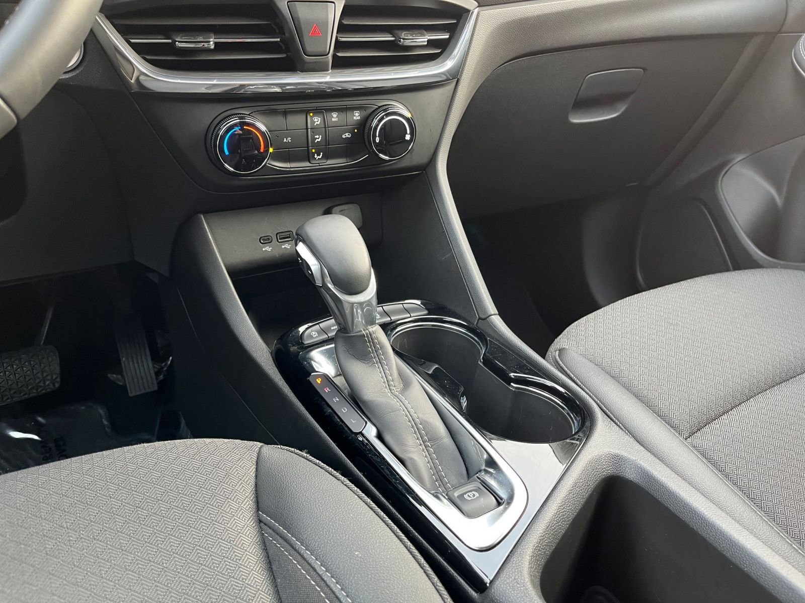 Used 2025 Buick Encore GX Preferred image 39