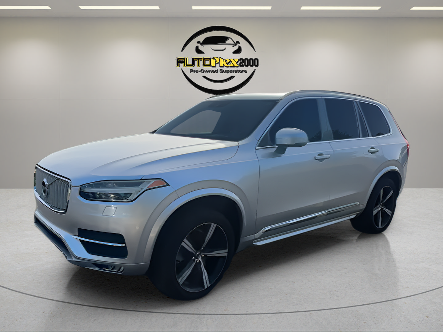 Used 2016 Volvo XC90 T6 Inscription w/ Vision Package AWD/4WD image 3