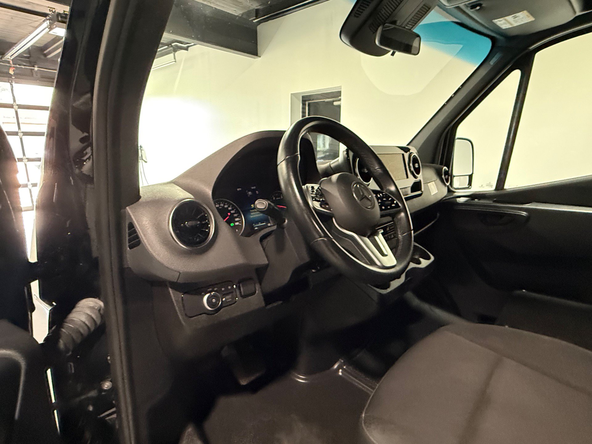 Used 2024 Mercedes-Benz Sprinter 3500 image 51