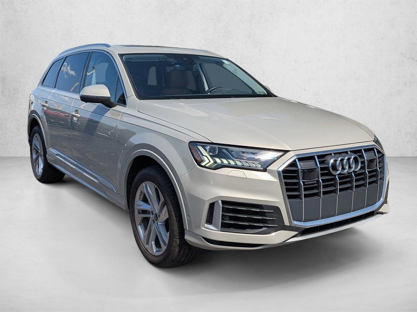 Used 2023 Audi Q7 3.0T Premium Plus w/ Premium Plus Package AWD/4WD image 3