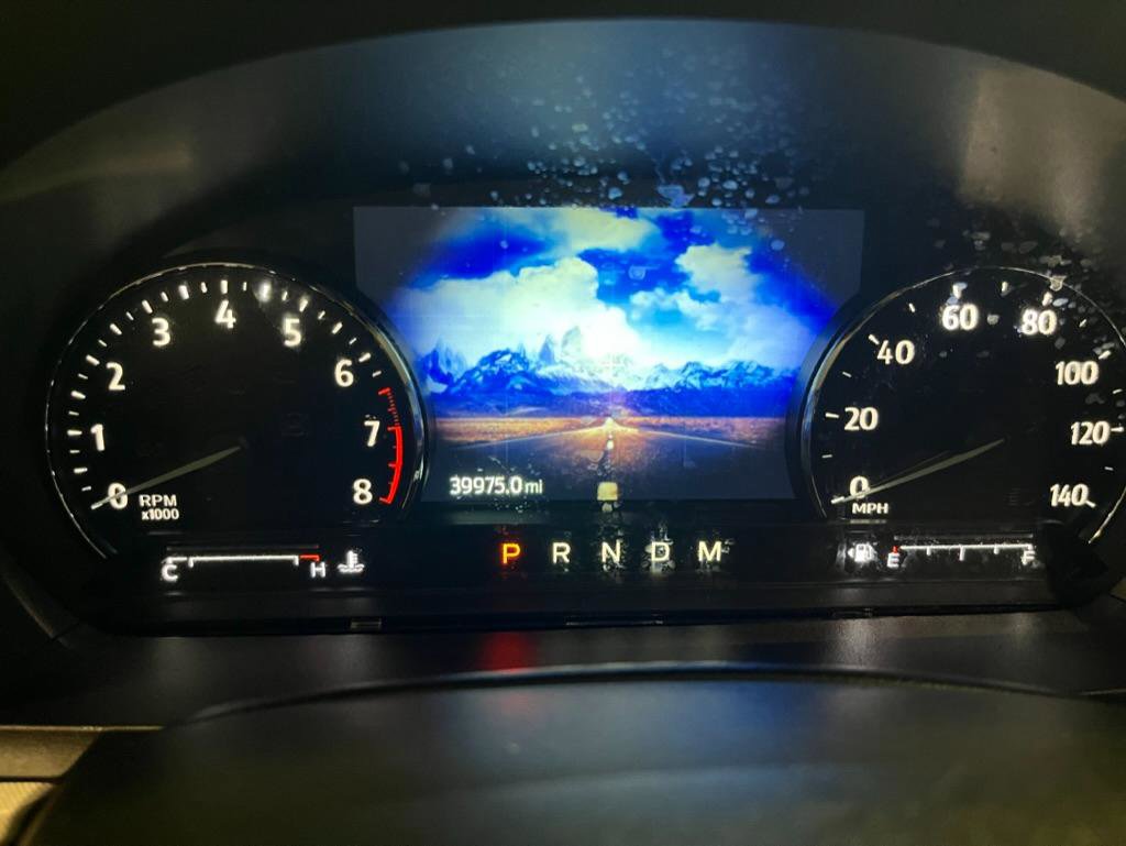 Used 2020 Ford Explorer XLT w/ Equipment Group 202A AWD/4WD image 17