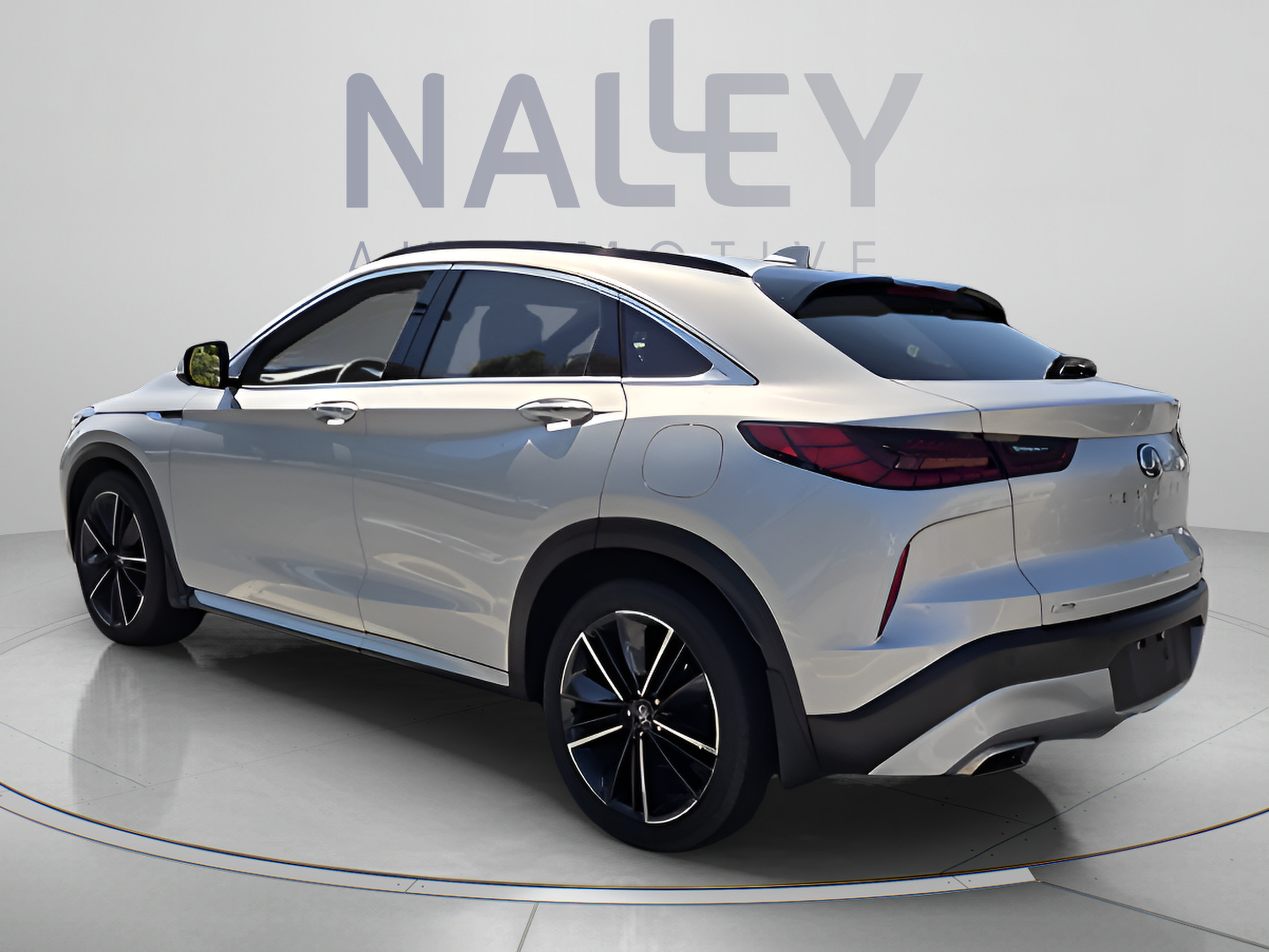 Used 2022 INFINITI QX55 Sensory w/ Lighting Package AWD/4WD image 3