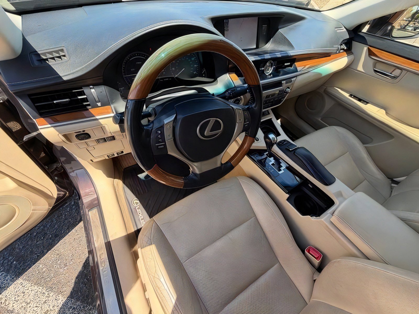 Used 2013 Lexus ES 300h w/ Luxury Pkg FWD image 15