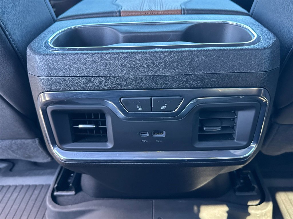 Used 2024 Chevrolet Silverado 2500 High Country w/ High Country Premium Package image 26