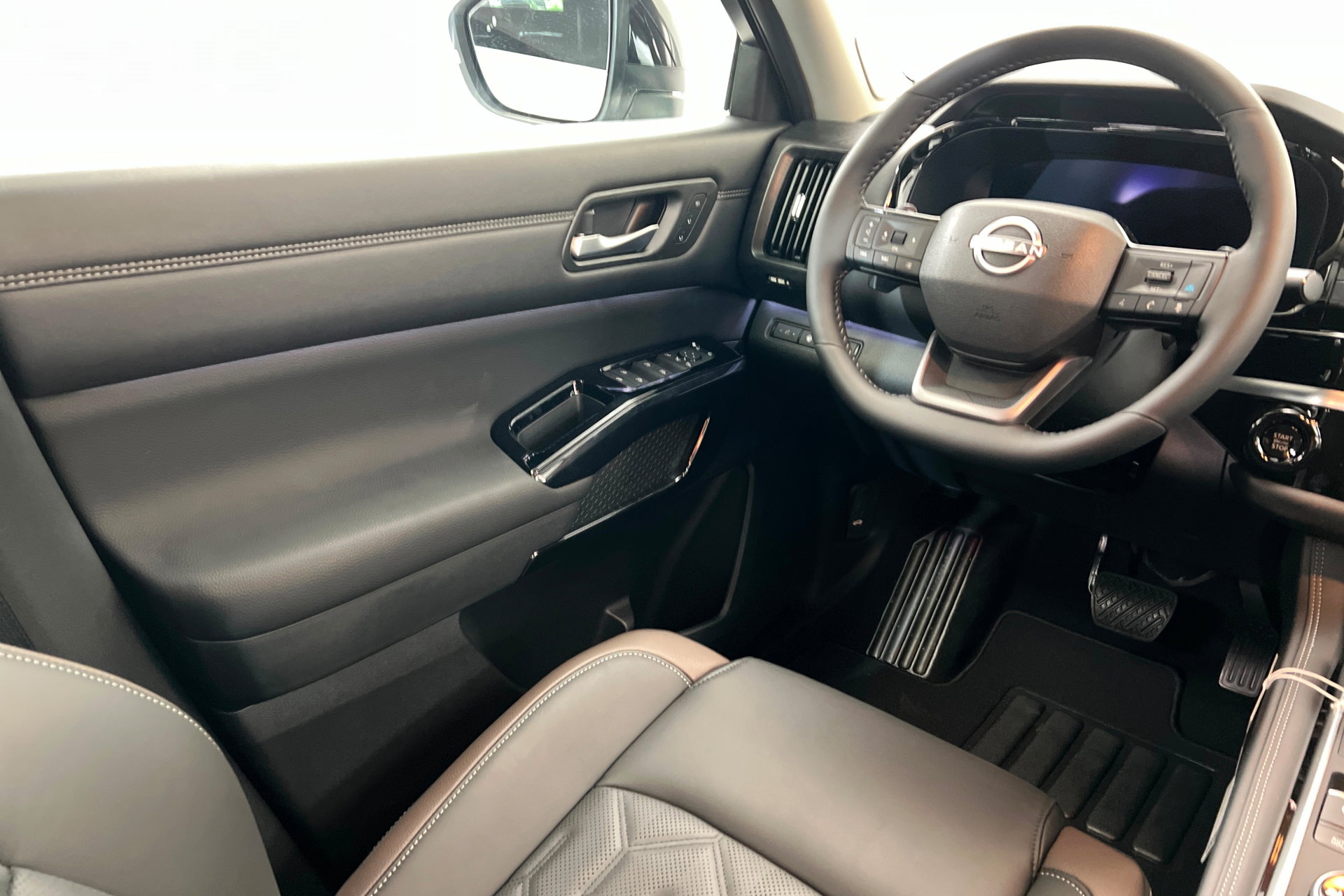 New 2026 Nissan Pathfinder Platinum image 11