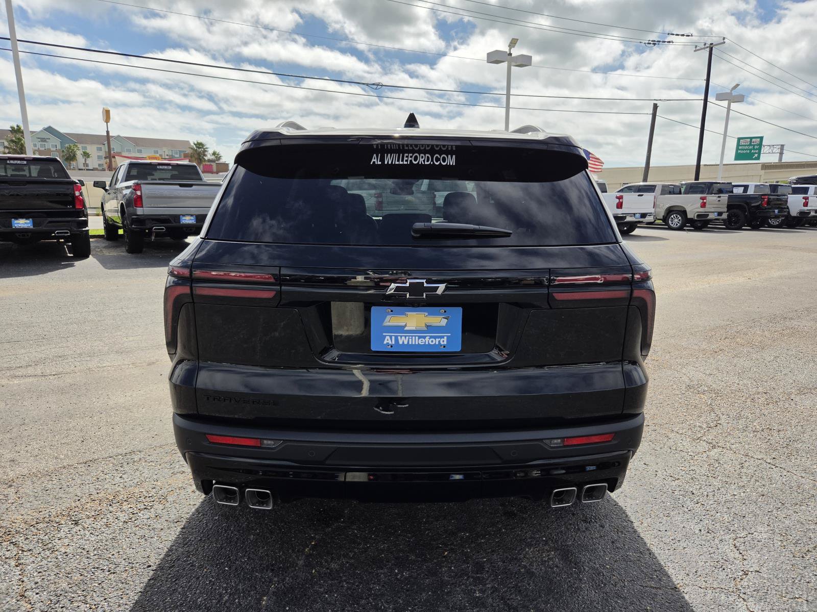 New 2027 Chevrolet Traverse LT w/ Midnight/Sport Edition FWD image 4