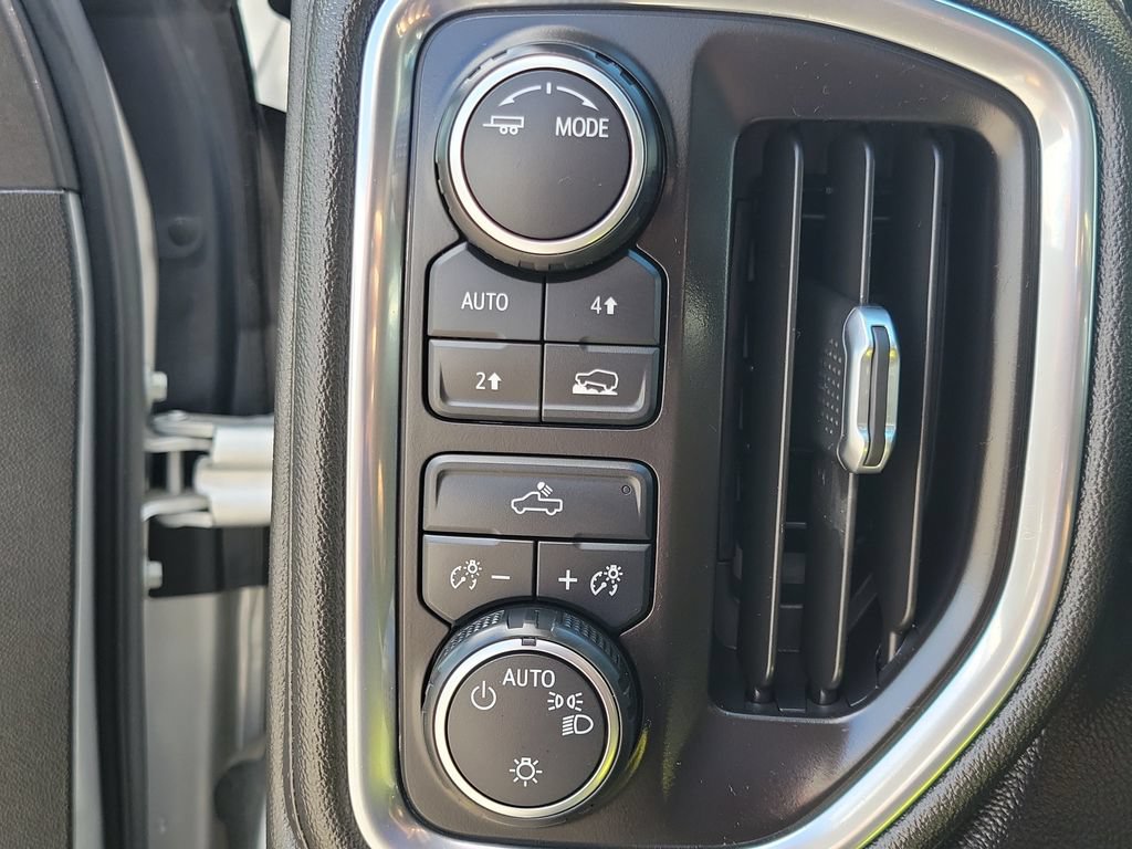 Used 2020 Chevrolet Silverado 1500 LT AWD/4WD image 19
