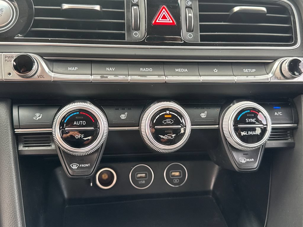 Used 2023 Genesis G70 2.0T RWD image 19